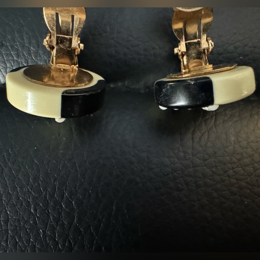 CHANEL Earrings Coco Mark Bicolor Pearl Round Gold Black - Picture 7 of 9